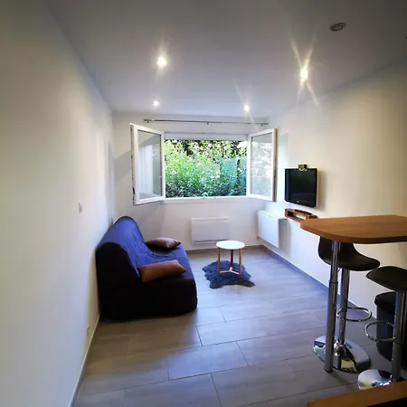 Daire Cozy In Juan Les Pins 700m From Antibes